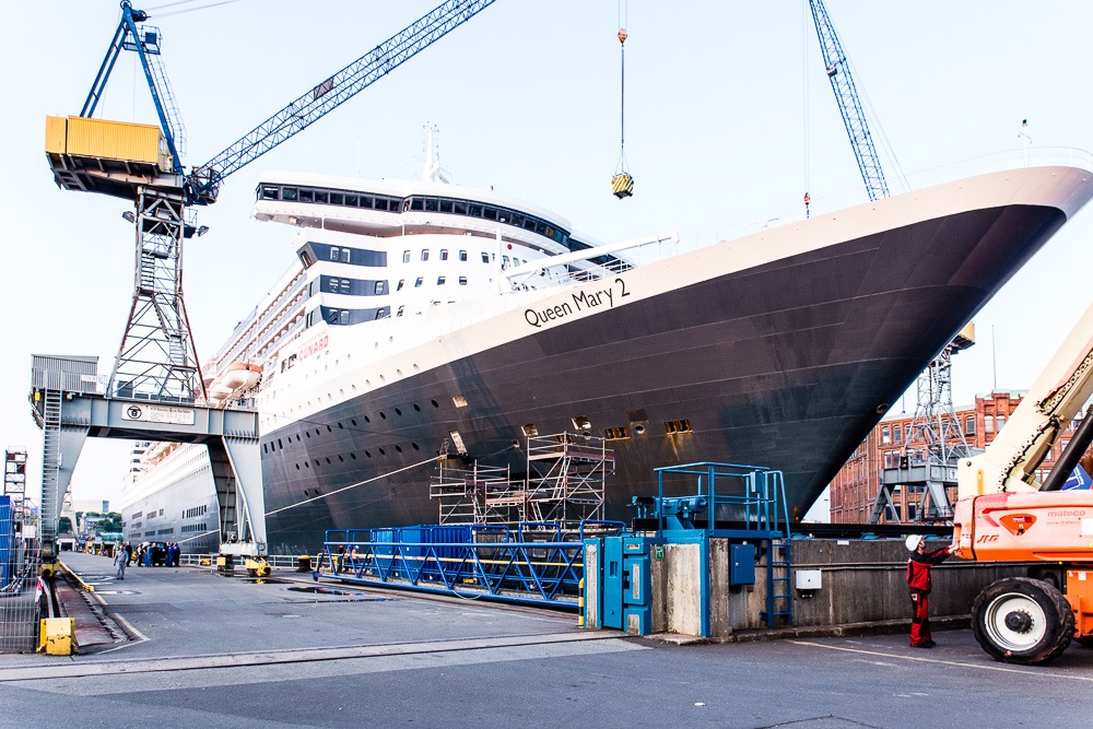 QUEEN MARY 2, Cunard Line, im Hafen von Hamburg. ©MORE THAN CRUISES