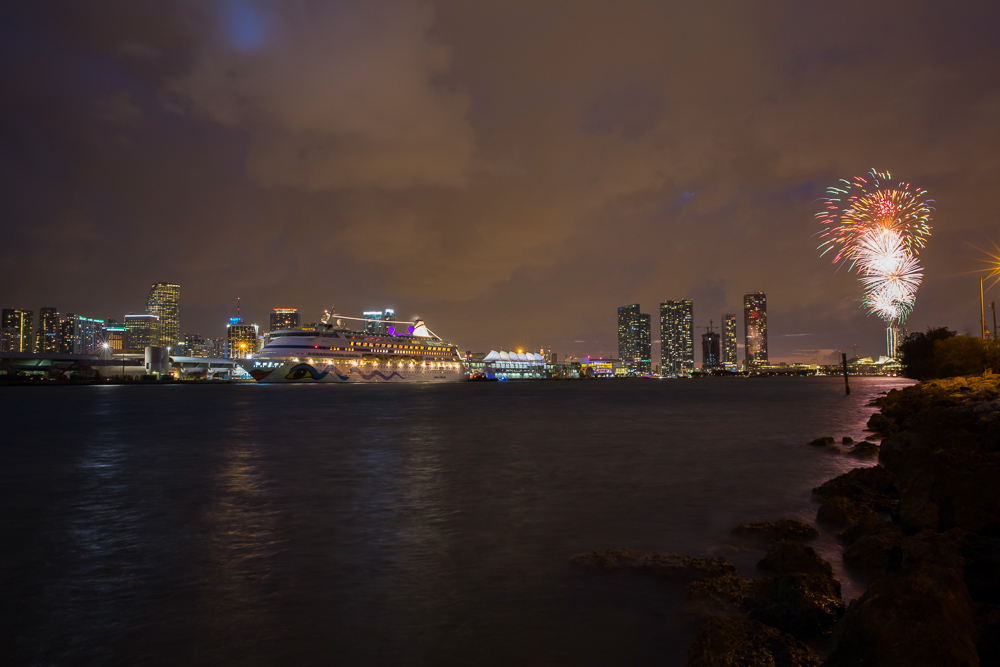 Feuerwerk in Miami für die AIDA VITA